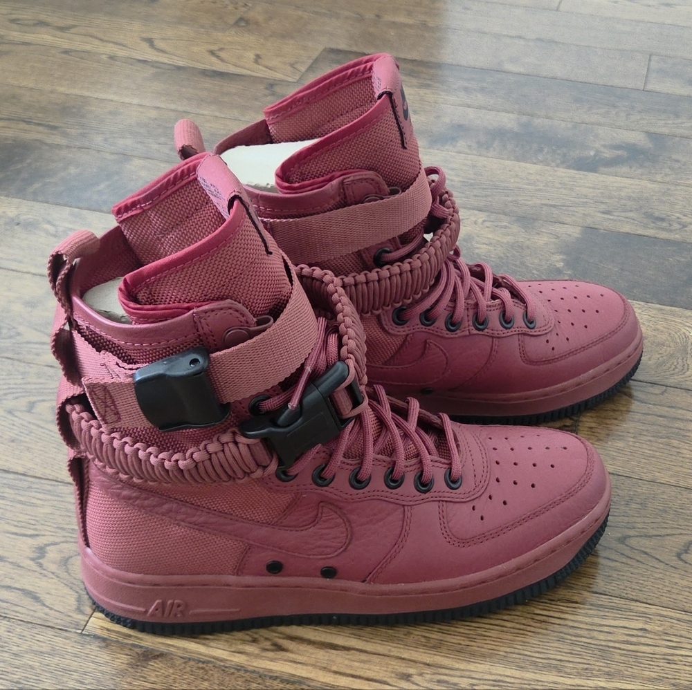 Nike Women's SF Air Force 1 High Sneakers Cedar Black Size 7